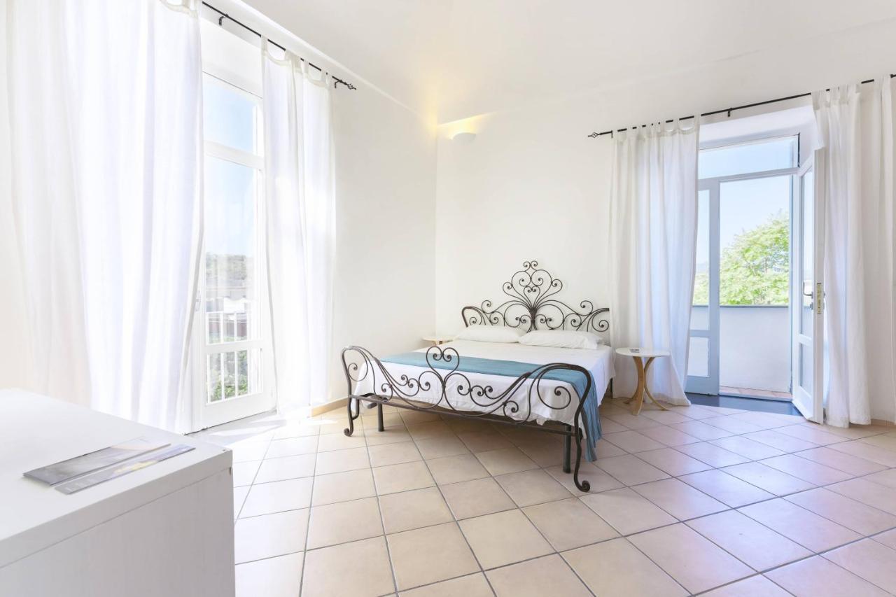 Palazzo Attila - Gioia Apartments Прочида Екстериор снимка