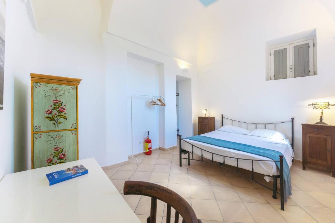 Palazzo Attila - Gioia Apartments Прочида Екстериор снимка