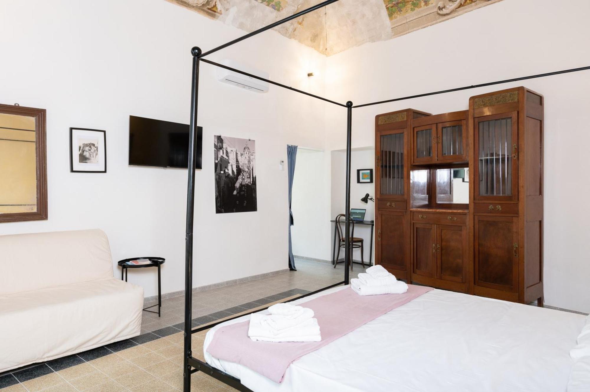 Palazzo Attila - Gioia Apartments Прочида Екстериор снимка